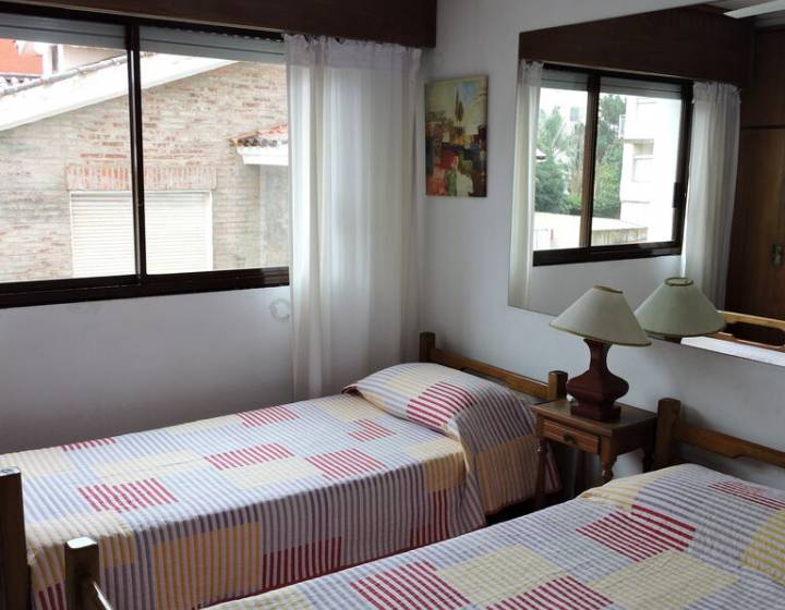 Apartamento 3 dormitorios con vista al mar en Pen&iacute;nsula, Punta del Este