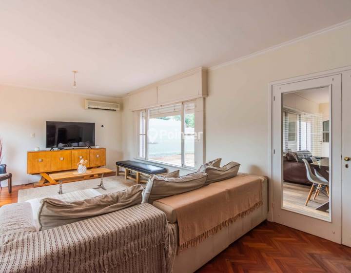 Casa de 4 dormitorios con piscina a pasos de la Rambla de Punta Gorda