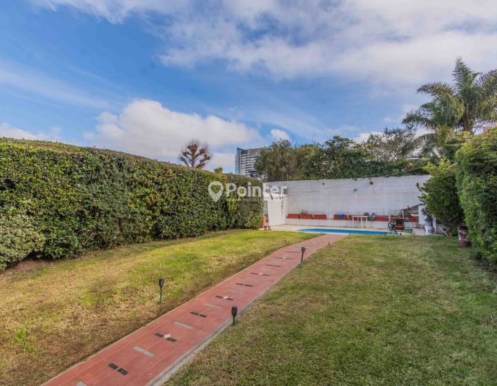 Casa En Venta En Malvin 3 Dormitorios Con Piscina