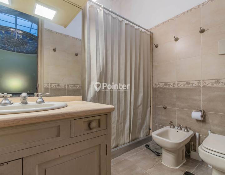 VENTA CASA POCITOS PADRON UNICO 4 DORMITORIOS 3 BA&Ntilde;OS