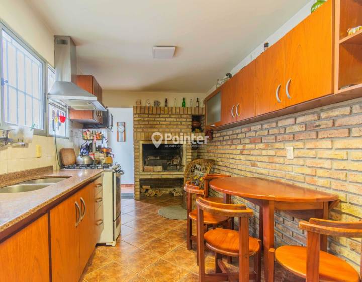 VENTA IMPORTANTE CASA EN TRES CRUCES IDEAL INVERSION O FAMILIA NUMEROSA