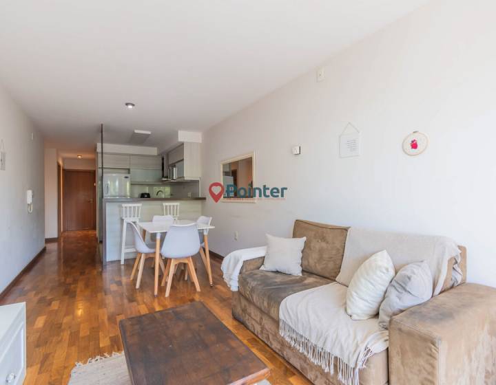 Venta Apartamento en Pocitos de 2 Dormitorios, 2 ba&ntilde;os, Balc&oacute;n y Garaje doble