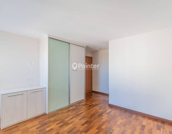 Venta Apartamento en Pocitos de 2 Dormitorios, 2 ba&ntilde;os, Balc&oacute;n y Garaje doble