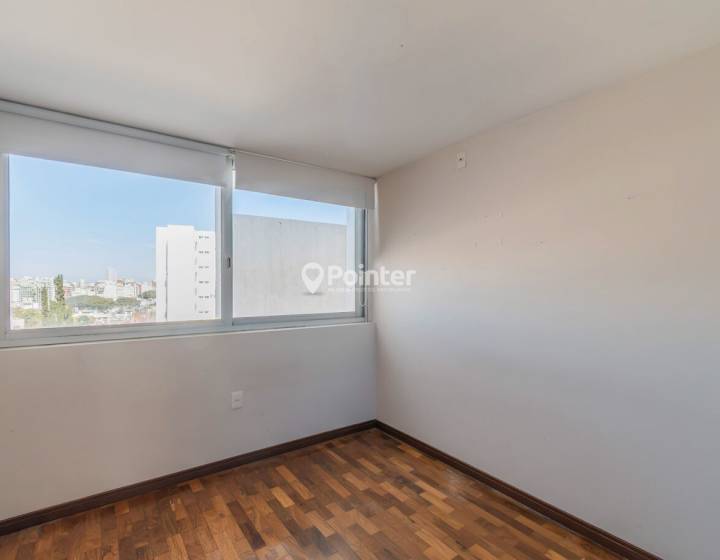 Venta Apartamento en Pocitos de 2 Dormitorios, 2 ba&ntilde;os, Balc&oacute;n y Garaje doble