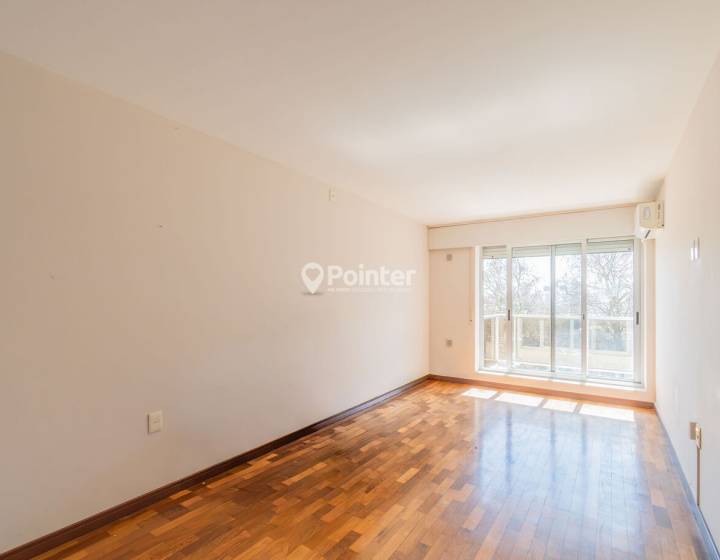 Venta Apartamento en Pocitos de 2 Dormitorios, 2 ba&ntilde;os, Balc&oacute;n y Garaje doble
