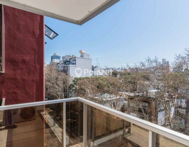 Venta Apartamento en Pocitos de 2 Dormitorios, 2 ba&ntilde;os, Balc&oacute;n y Garaje doble