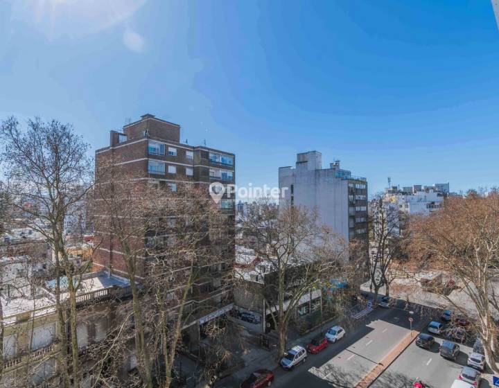 Venta Apartamento en Pocitos de 2 Dormitorios, 2 ba&ntilde;os, Balc&oacute;n y Garaje doble