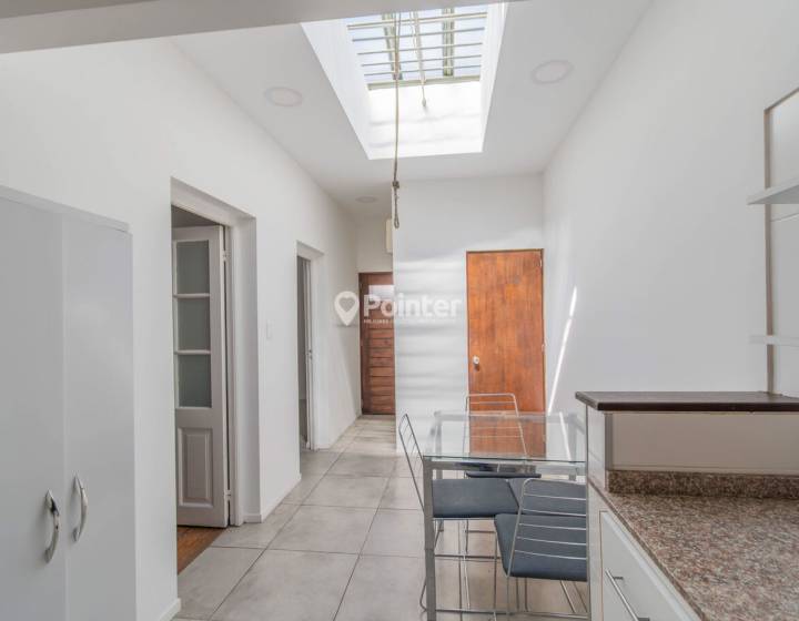 Apartamento de 1 Dormitorio + Escritorio en planta baja.
