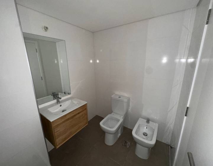 Apartamento de dos dormitorios con patio privado y renta activa &mdash; oportunidad inversi&oacute;n