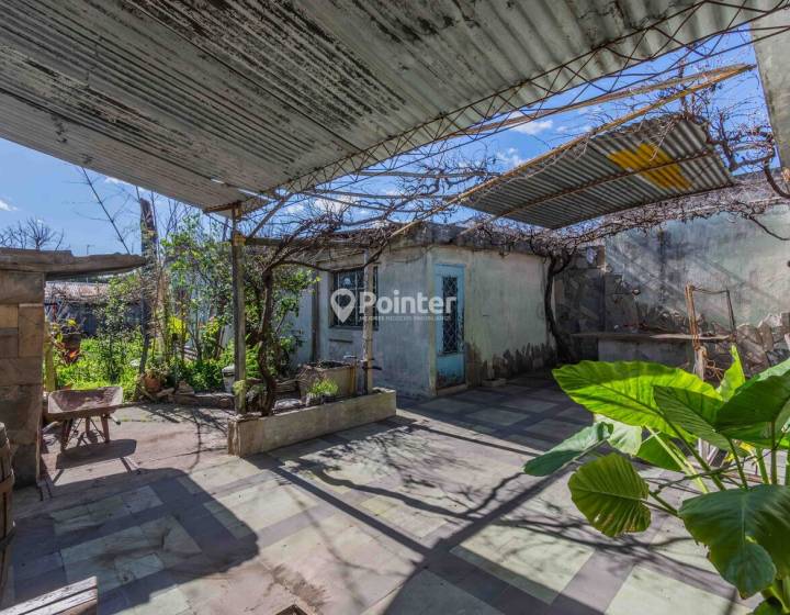 VENTA EN LAS ACACIAS DE CASA Y APARTAMENTO EN UN MISMO PADR&Oacute;N, A RECICLAR