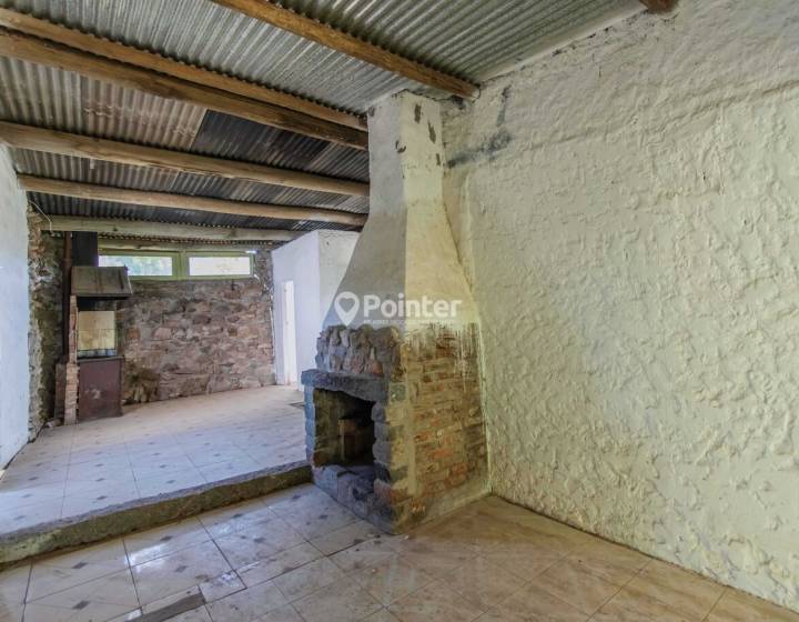 Casa a reciclar con gran terreno pr&oacute;xima a barrios privados