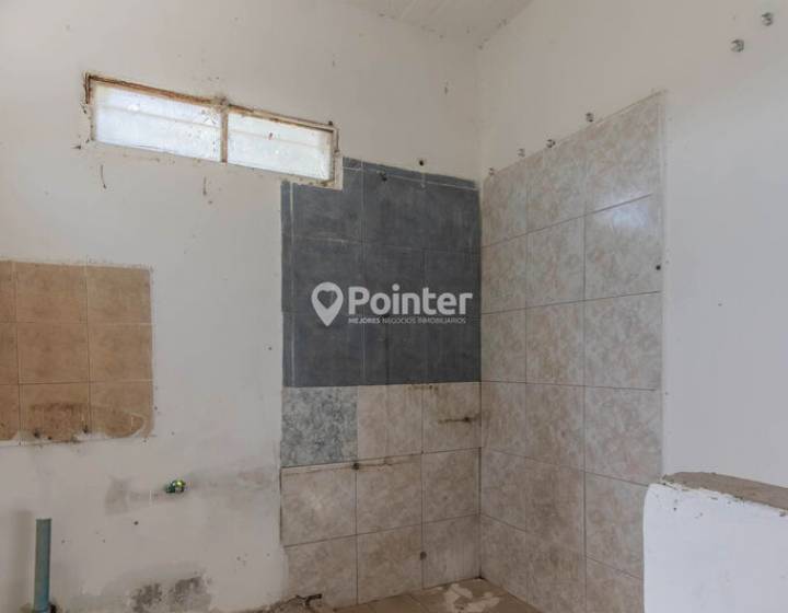 Casa a reciclar con gran terreno pr&oacute;xima a barrios privados