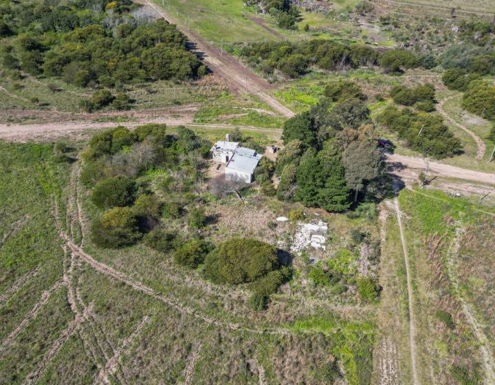 Casa a reciclar en terreno de 919 m2 Pr&oacute;xima a barrios privados