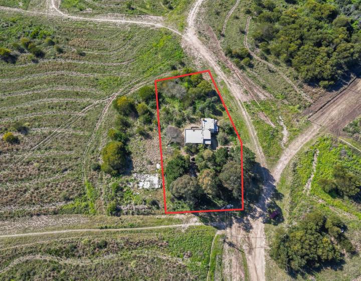 Casa a reciclar en terreno de 919 m2 Pr&oacute;xima a barrios privados