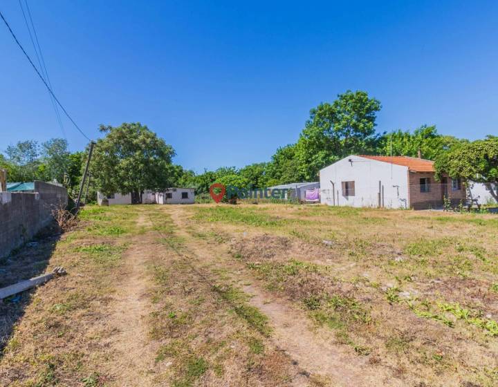 Venta Terreno con 8 apartamentos a reciclar en Don Bosco
