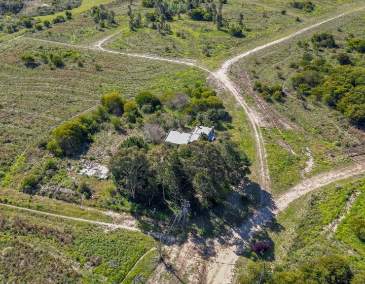 Venta Terreno 919 m2 con casa a reciclar pr&oacute;xima barrios privados