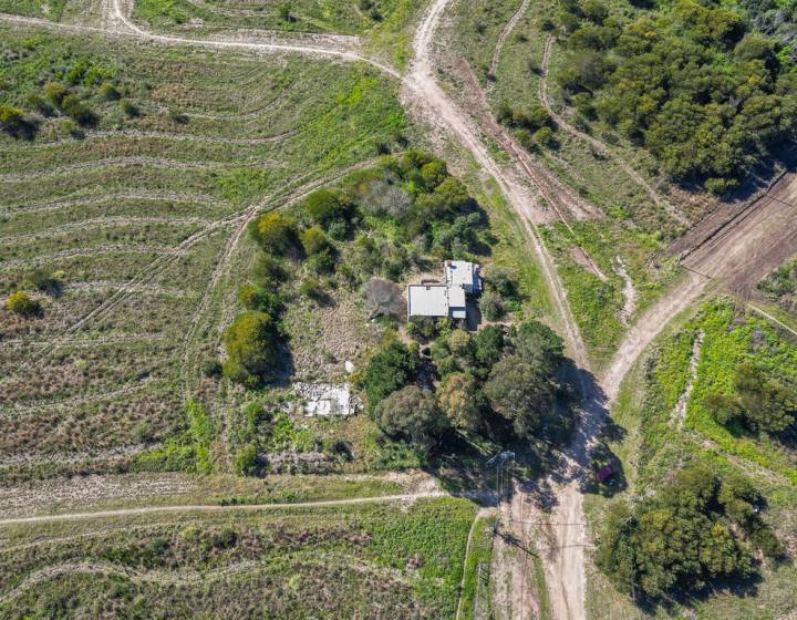 Venta Terreno 919 m2 con casa a reciclar pr&oacute;xima barrios privados