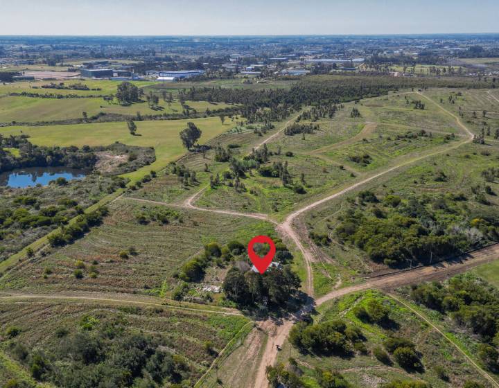 Venta Terreno 919 m2 con casa a reciclar pr&oacute;xima barrios privados