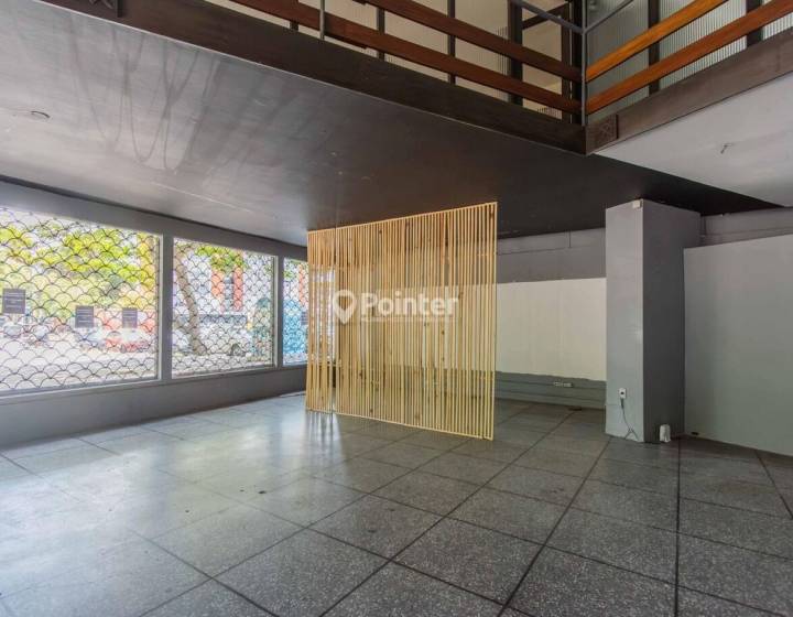 Venta de local comercial con renta del 7%
