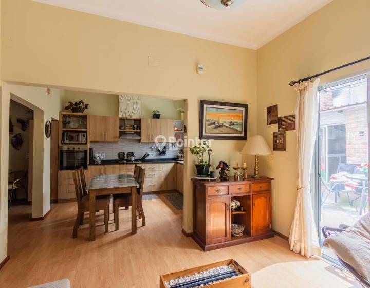 Casa de 2 dormitorios con garaje