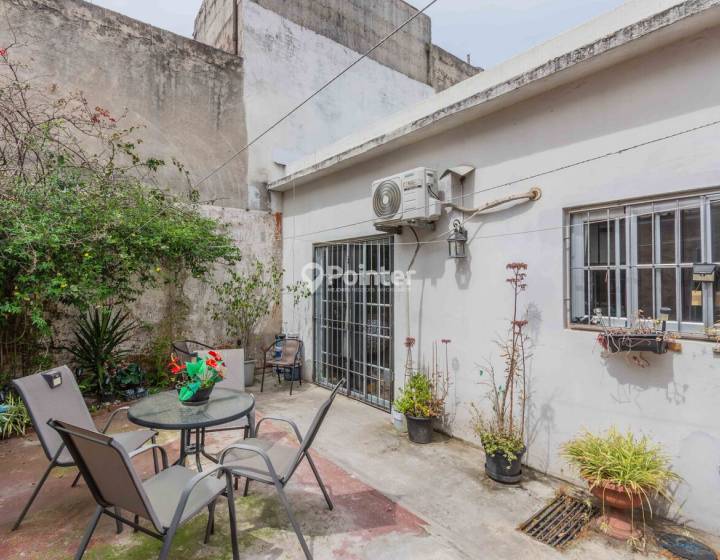 Casa de 2 dormitorios con garaje