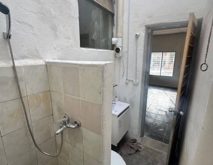 Se vende casa monoambiente en propiedad horizontal, ubicada en La Blanqueada, en una zona con exce...