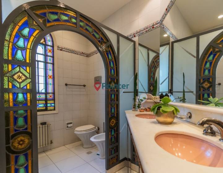 Espectacular Casa En Pocitos, 5 Dormitorios,6 Ba&ntilde;os,parrillero Y Piscina