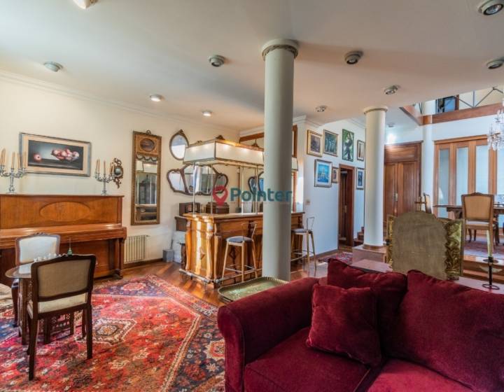 Espectacular Casa En Pocitos, 5 Dormitorios,6 Ba&ntilde;os,parrillero Y Piscina