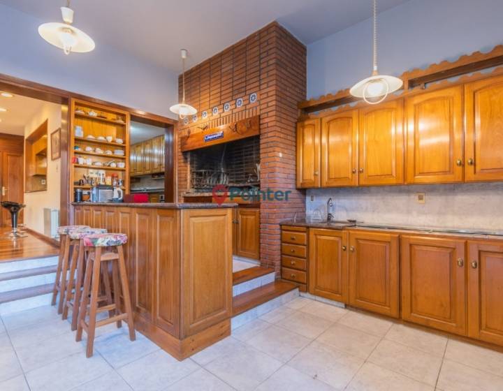 Espectacular Casa En Pocitos, 5 Dormitorios,6 Ba&ntilde;os,parrillero Y Piscina