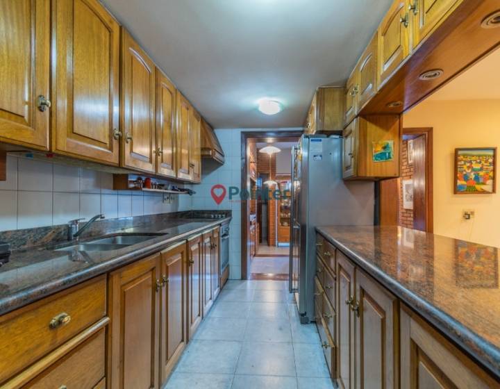 Espectacular Casa En Pocitos, 5 Dormitorios,6 Ba&ntilde;os,parrillero Y Piscina