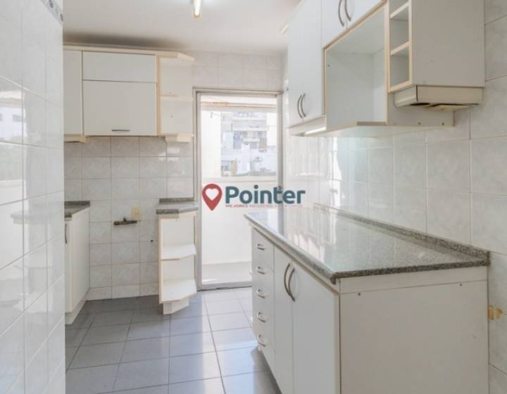 Alquilo Apartamento De 3 Dormitorios Y 2 Ba&ntilde;os Con Renta, Garaje, Porter&iacute;a 24hs, Pocitos