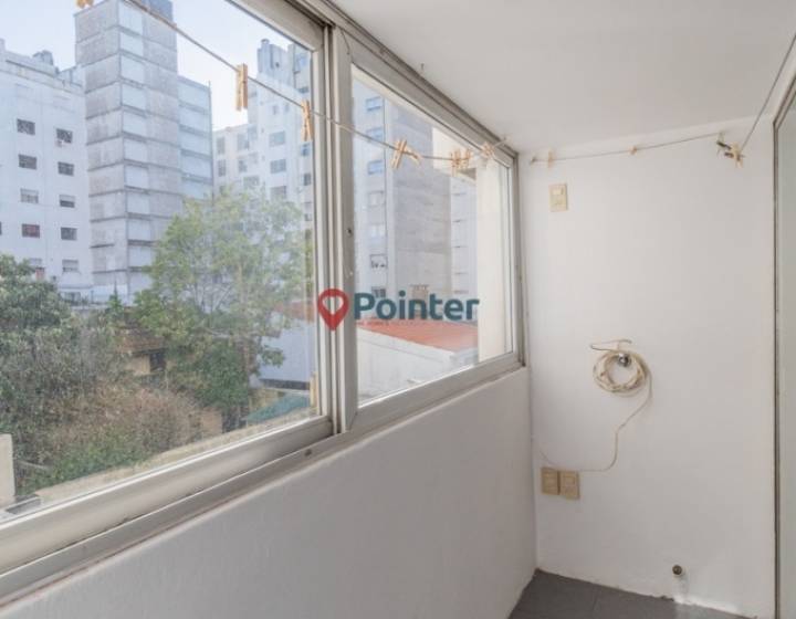 Alquilo Apartamento De 3 Dormitorios Y 2 Ba&ntilde;os Con Renta, Garaje, Porter&iacute;a 24hs, Pocitos