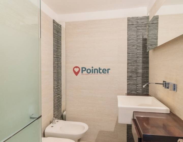 Alquilo Apartamento De 3 Dormitorios Y 2 Ba&ntilde;os Con Renta, Garaje, Porter&iacute;a 24hs, Pocitos