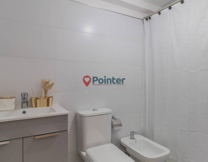 Vendo Apartamento Monoambiente En Piso Alto, Se Vende Con Renta, Centro, Montevideo