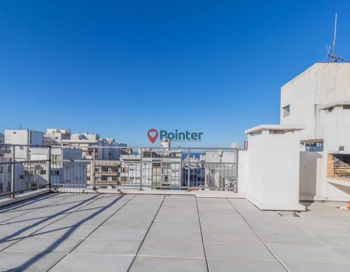 Vendo Apartamento Monoambiente En Piso Alto, Se Vende Con Renta, Centro, Montevideo