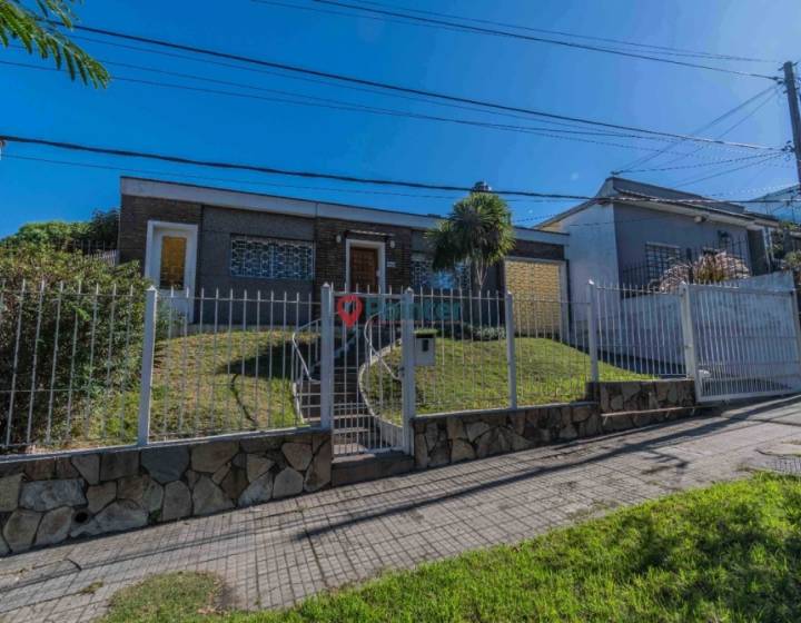 Venta Hermosa Casa 2 Dormitorios Con Gran Fondo -