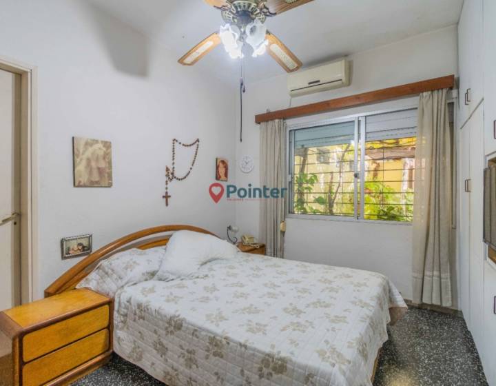 Venta Hermosa Casa 2 Dormitorios Con Gran Fondo -