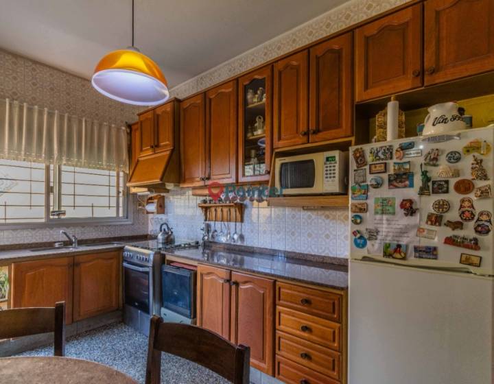 Venta Hermosa Casa 2 Dormitorios Con Gran Fondo -