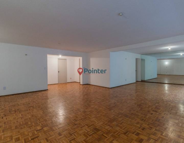 Apartamento De 4 Dormitorios + Servicio En Pocitos - Garaje