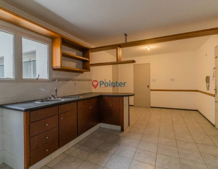 Apartamento De 4 Dormitorios + Servicio En Pocitos - Garaje
