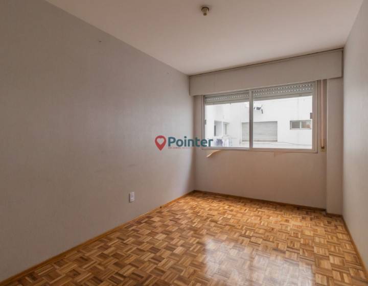 Apartamento De 4 Dormitorios + Servicio En Pocitos - Garaje