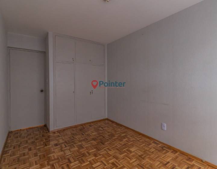Apartamento De 4 Dormitorios + Servicio En Pocitos - Garaje