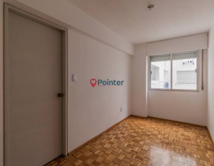 Apartamento De 4 Dormitorios + Servicio En Pocitos - Garaje