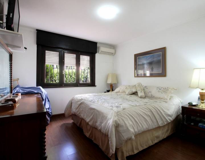 CASA PADRON UNICO EN UNA PLANTA, 2 DORMITORIOS, LA BLANQUEADA GARAGE Y PATIO EN EXCELENTE ESTADO.