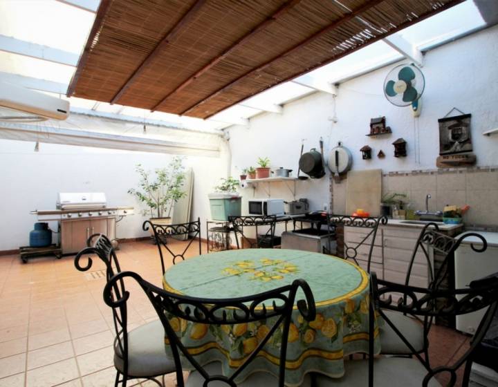 CASA PADRON UNICO EN UNA PLANTA, 2 DORMITORIOS, LA BLANQUEADA GARAGE Y PATIO EN EXCELENTE ESTADO.