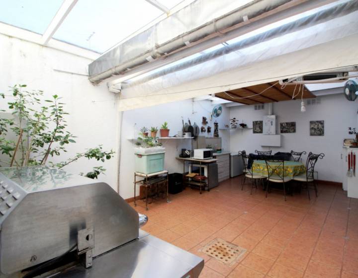 CASA PADRON UNICO EN UNA PLANTA, 2 DORMITORIOS, LA BLANQUEADA GARAGE Y PATIO EN EXCELENTE ESTADO.