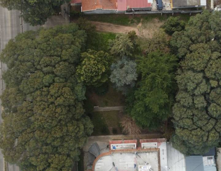 SE VENDE TERRENO SOBRE AVDA.GARZON
