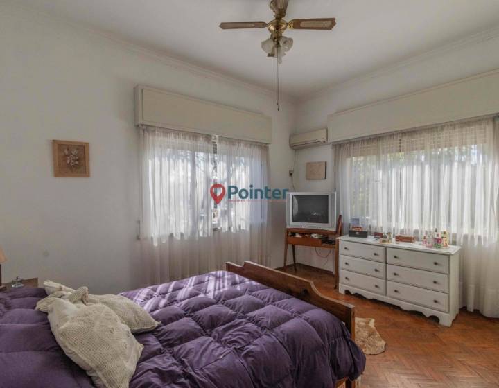 SE VENDE HERMOSA CASA BARRIO PRADO