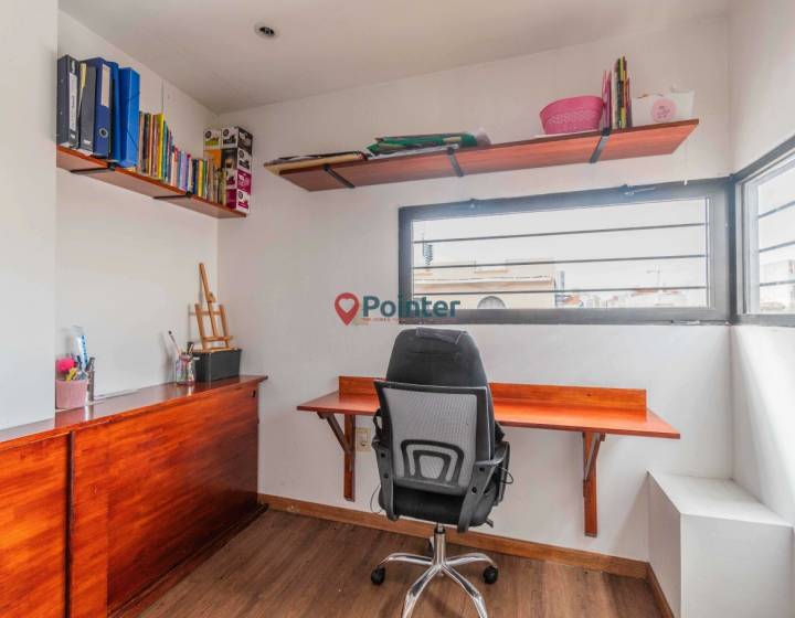 Casa de 2 dormitorios + escritorio y parrillero. Cord&oacute;n Sur