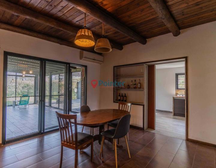 SE VENDE MAGNIFICA CASA EN LOMAS DE SOLYMAR